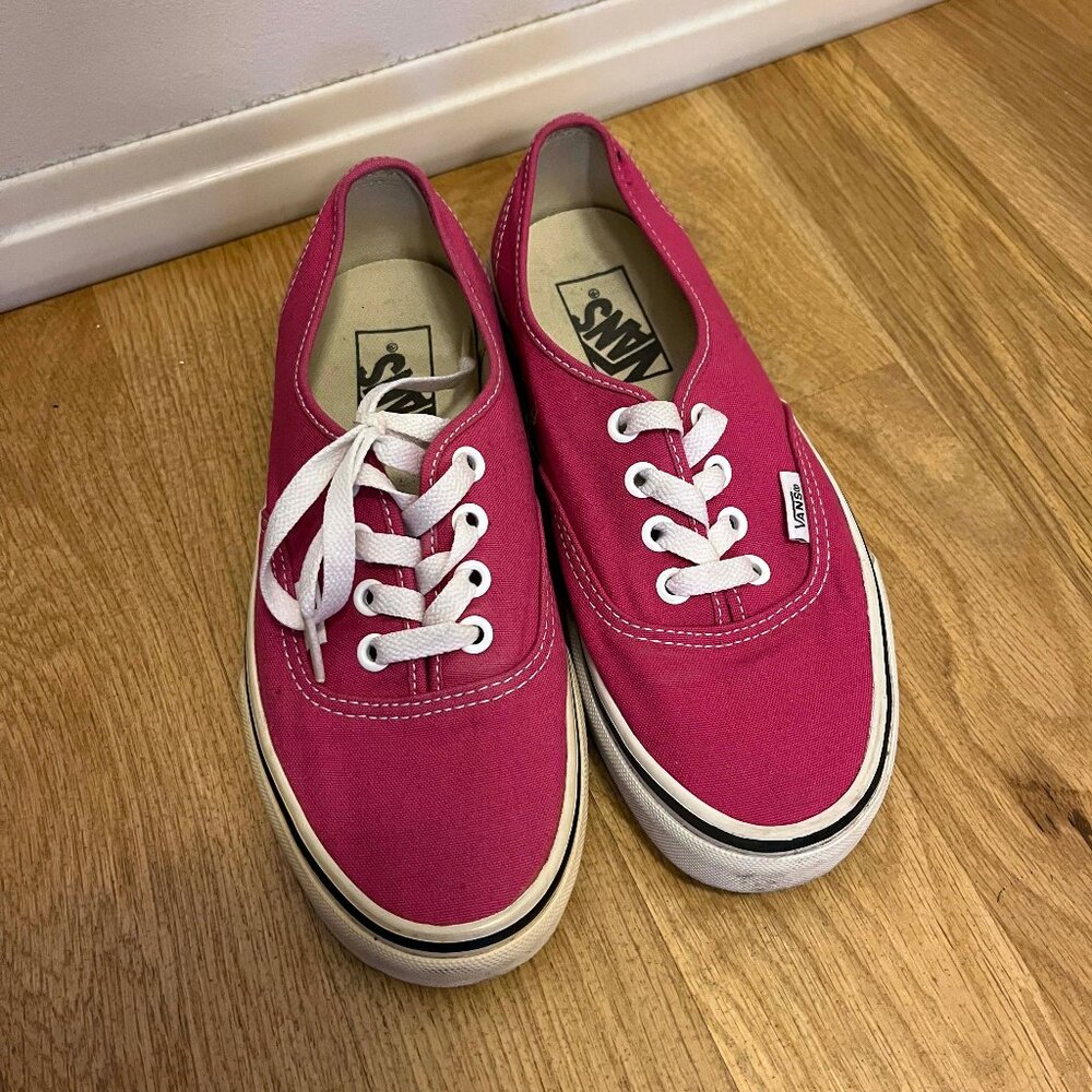 Vans Unisex Authentic Very/Berry/True/White Skate Shoe 4.5 Men/6 Women sneakers